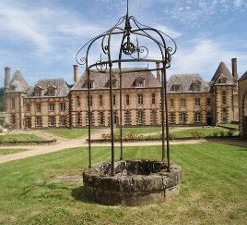 Le Château de la Rivière se découvre - Article de l'Echo Républicain