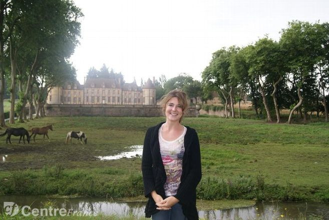 Elodie présente la visite du Château de la Rivière à Pontgouin
