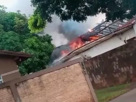 Briga em boate termina com casa incendiada em Dourados