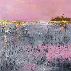 Abstrakte Kunst in Rosa‑, Grau‑ und Goldtönen mit strukturierter Oberfläche und harmonischer, ruhiger Ausstrahlung.