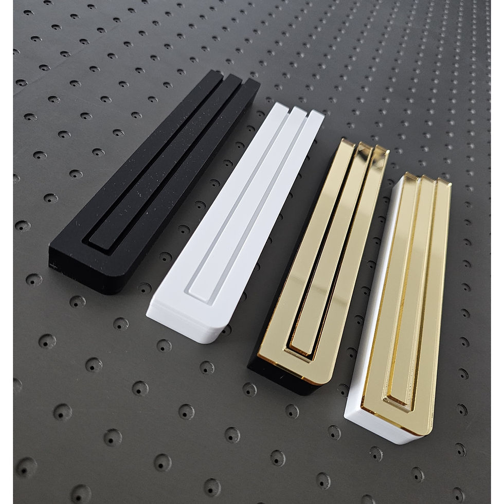 Thumbnail: מזוזה בצורת האות ש