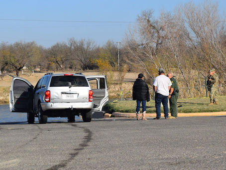 Couple drives vehicle into Rio Grande in failed attempt to flee from police