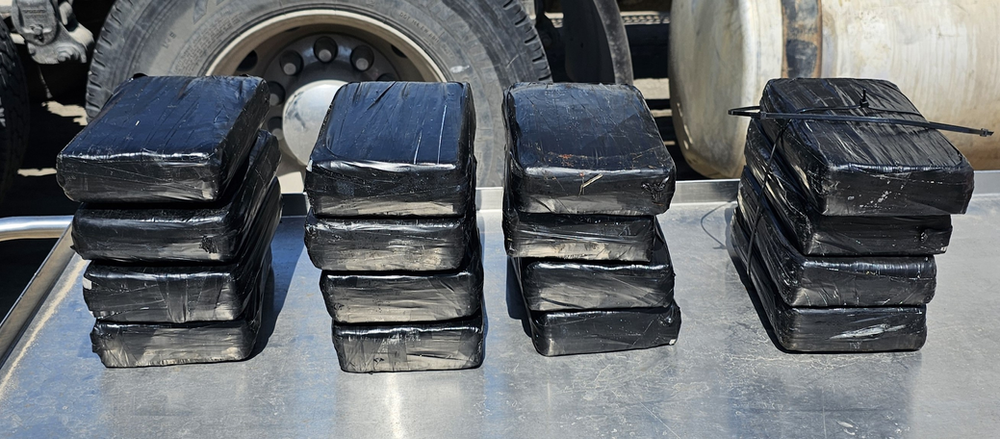 <a href="https://www.epnewsleader.com/post/cbp-officers-seize-nearly-half-a-million-dollars-in-cocaine-at-eagle-pass-port-of-entry" target="_blank">CBP Officers Seize Nearly Half a Million Dollars in Cocaine at Eagle Pass Port of Entry</a>