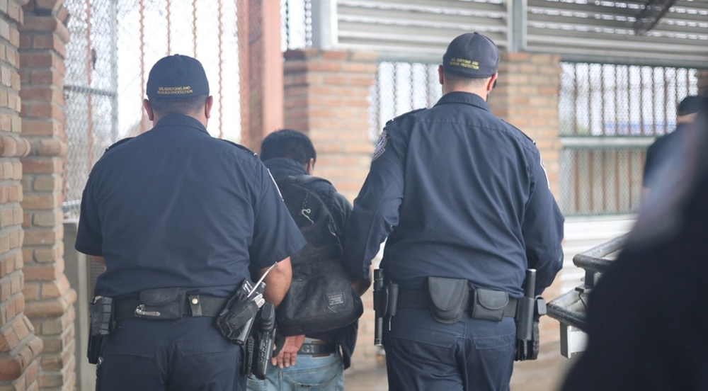 <a href="https://www.epnewsleader.com/post/cbp-officers-apprehend-fugitive-wanted-for-capital-murder-at-eagle-pass-poe" target="_blank">CBP Officers Apprehend Fugitive Wanted for Capital Murder at Eagle Pass POE</a>