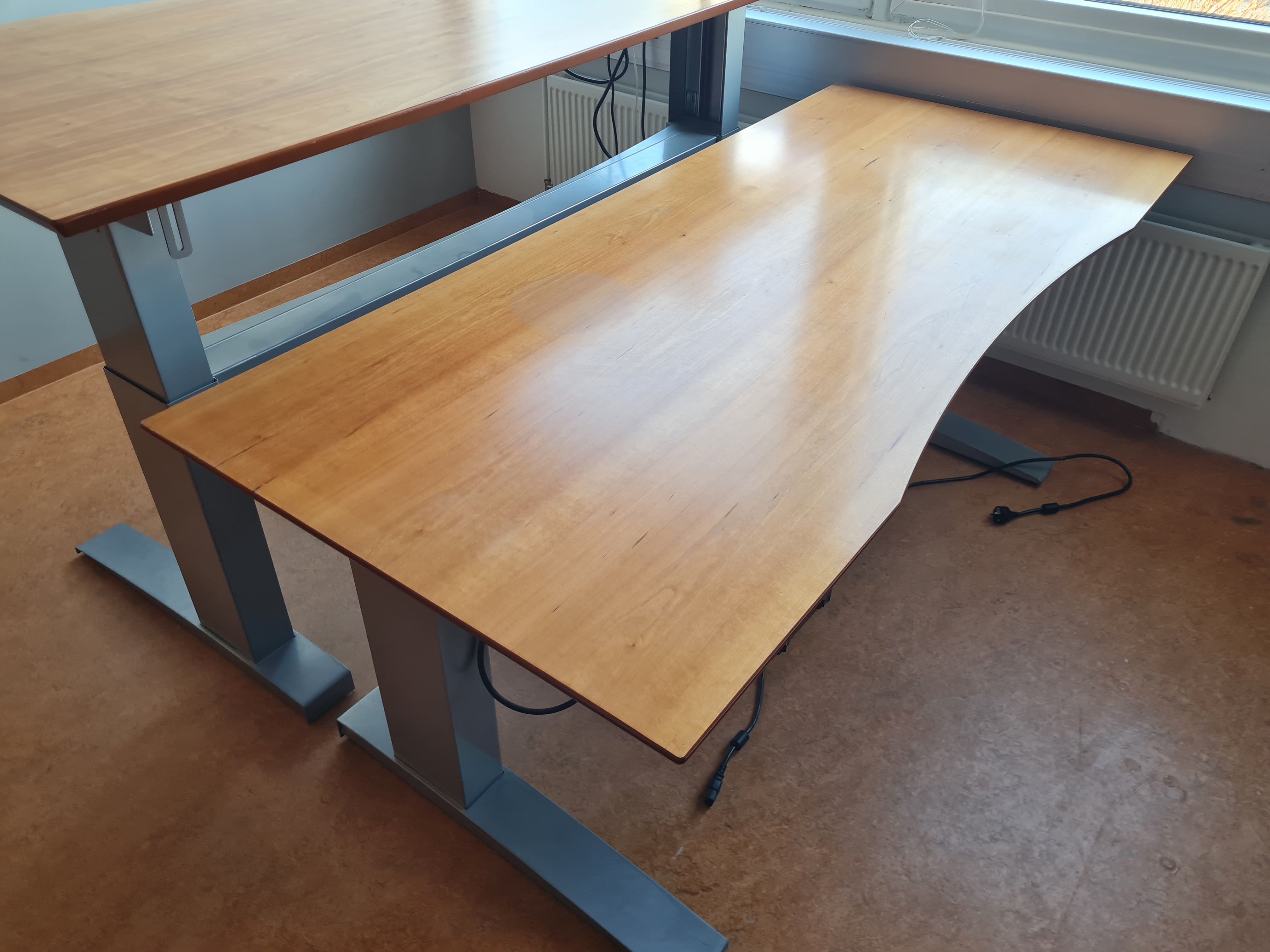 Selt/Endurnýtt-Rafmagnsborð 180x80 - 1 stk til.