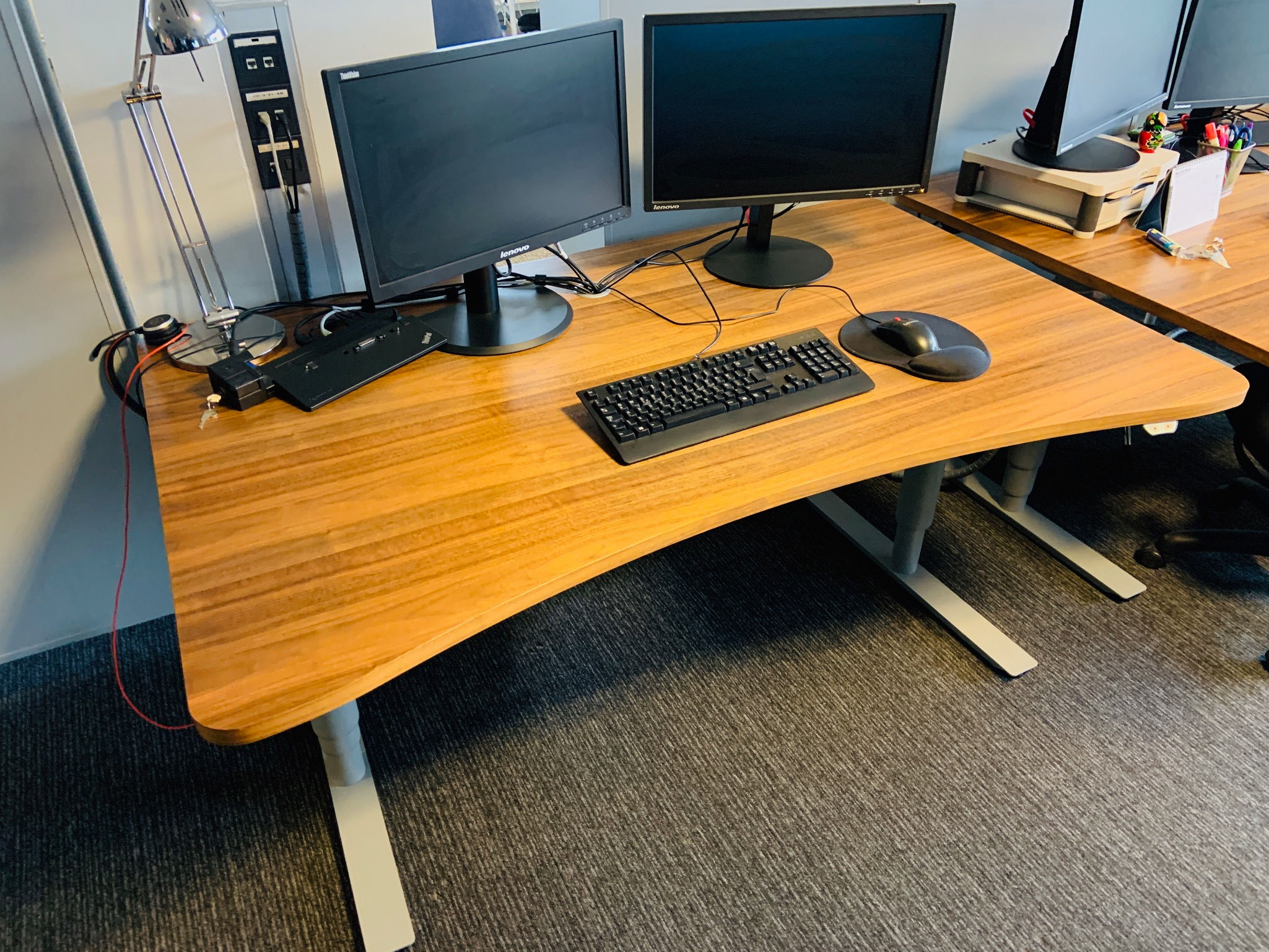 Selt-Rafmagnsborð frá ÁG - vandaðir gripir