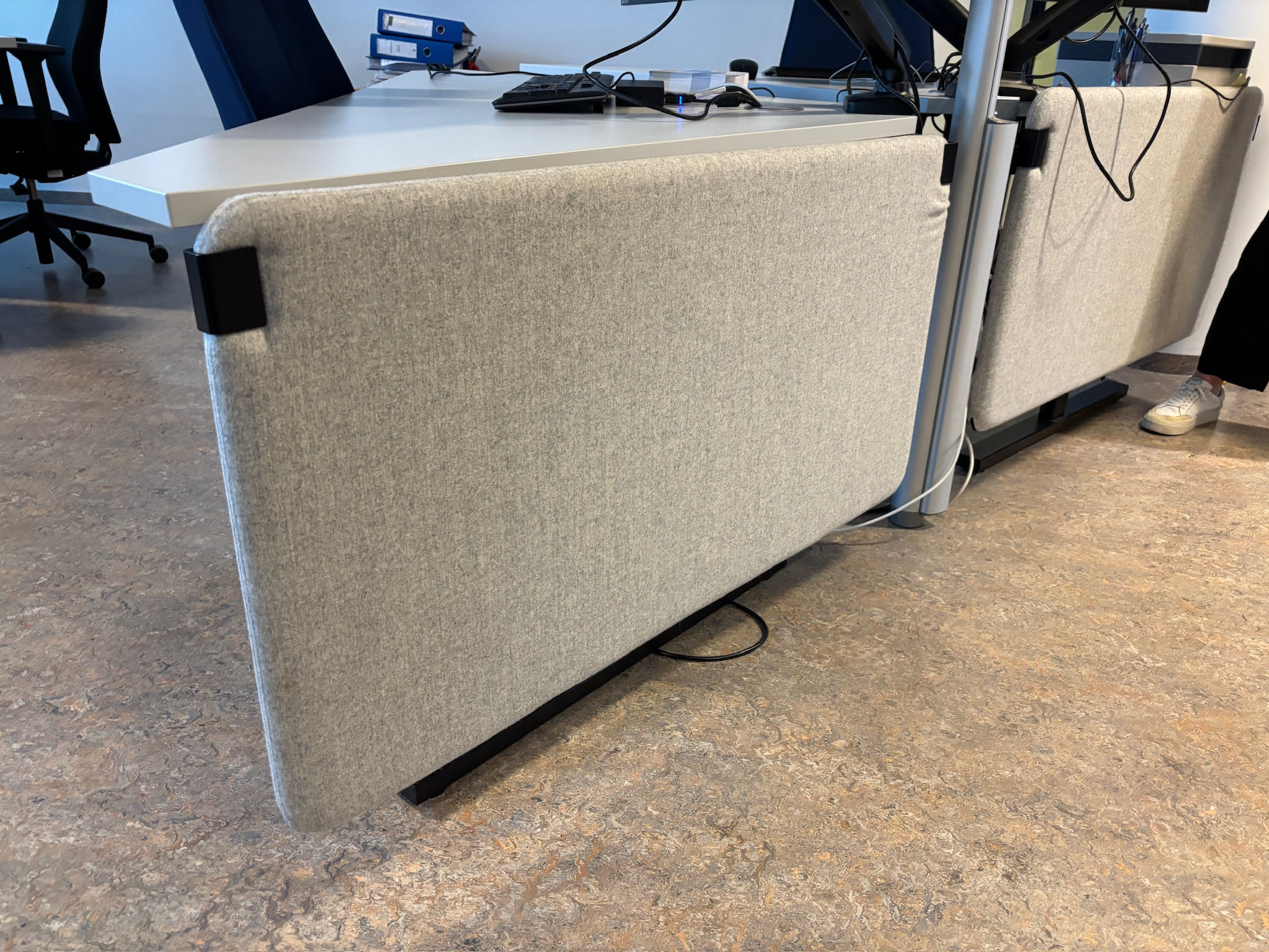 SELT / SOLD Borðskilrúm frá Sýrusson, B120 x H60 sm.