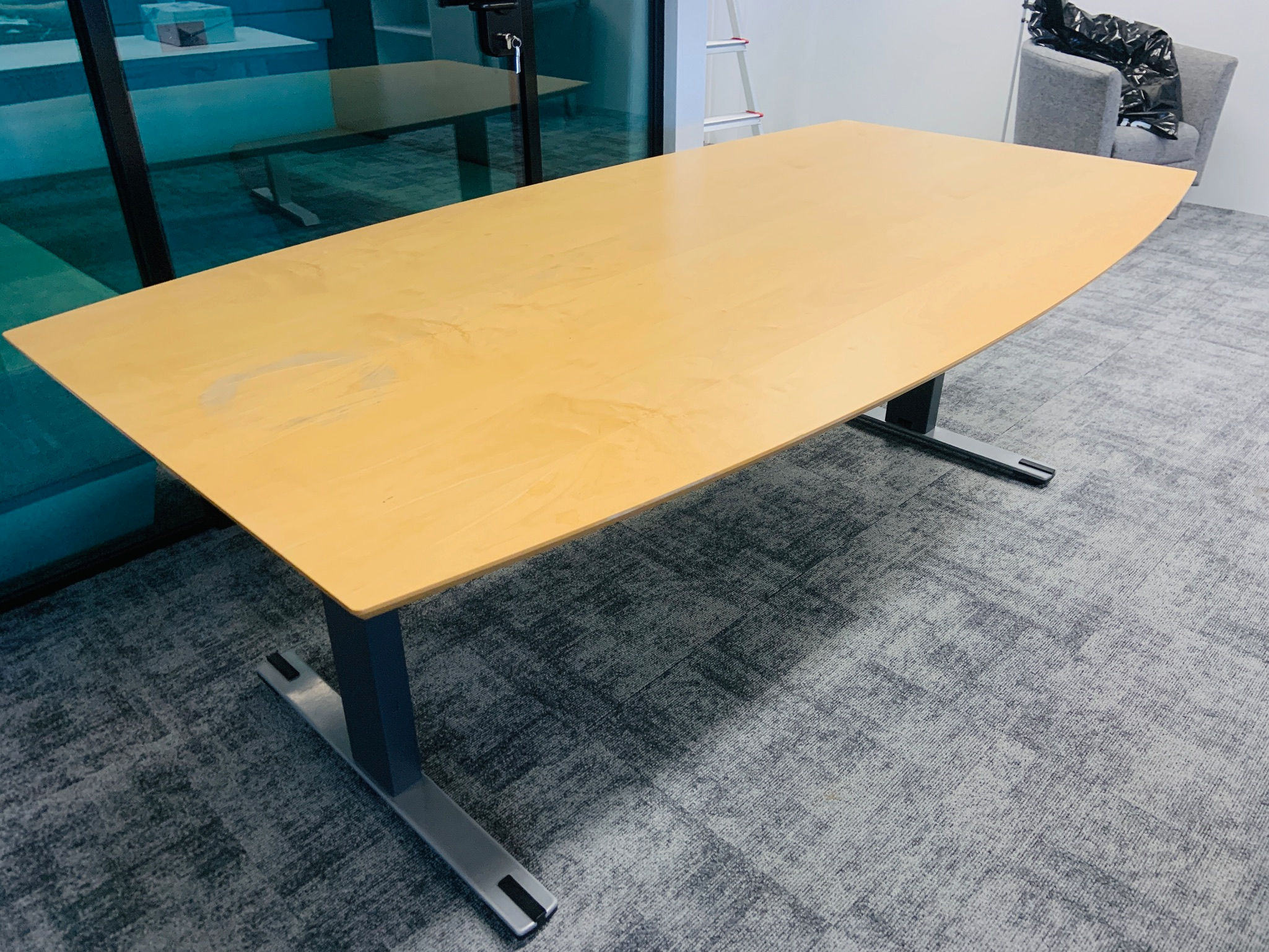 Selt/Endurnýtt-Fundarborð 6 manna 206x110sm