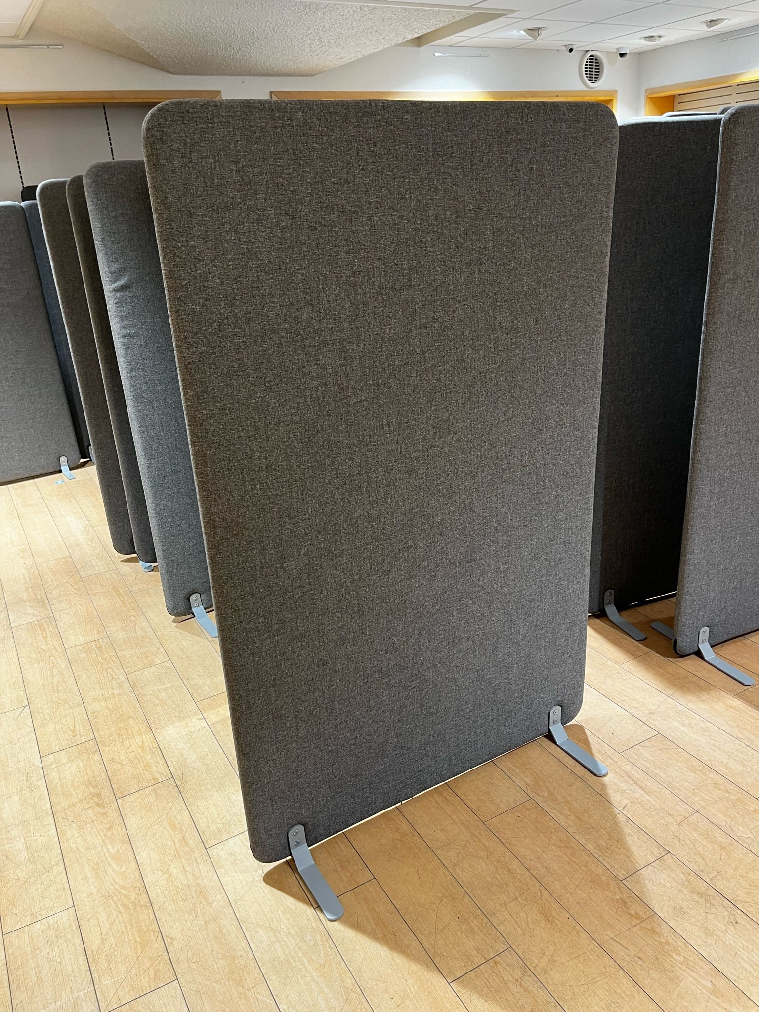 SELT / SOLD Tauskilrúm - dökkgrátt - 180sm. x 100sm.