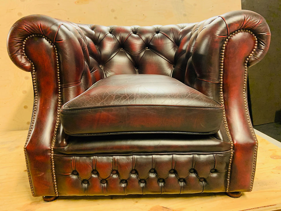 Thumbnail: SELT / SOLD-Chesterfield sófasett 3+1+1