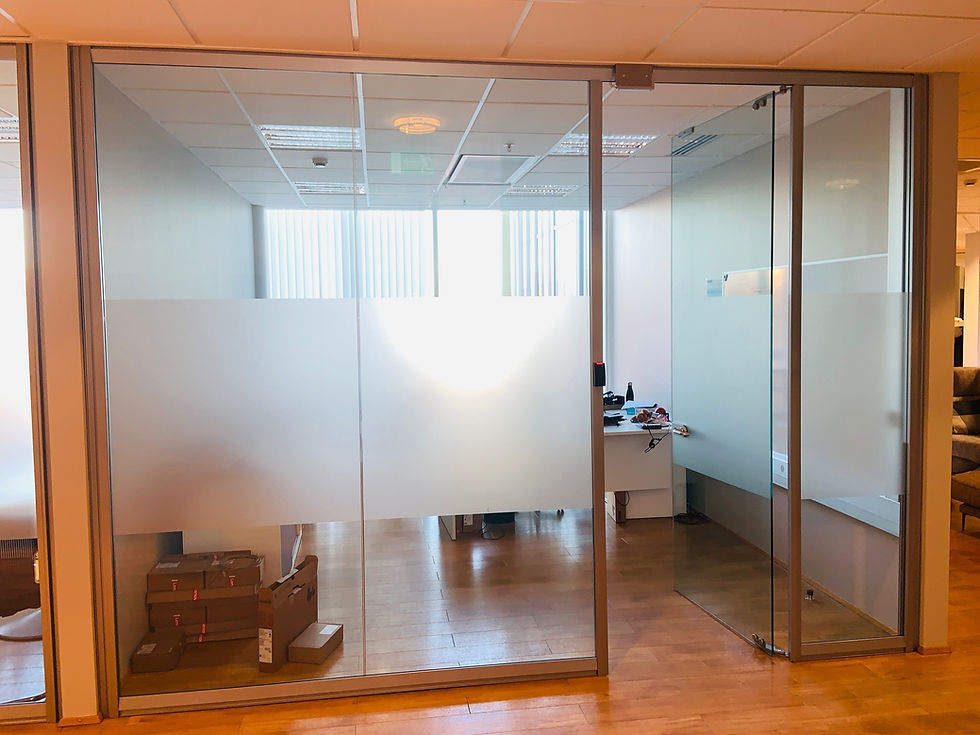 Thumbnail: Selt - Hert gler - glerveggir -glerhurðir 265 sm á hæð