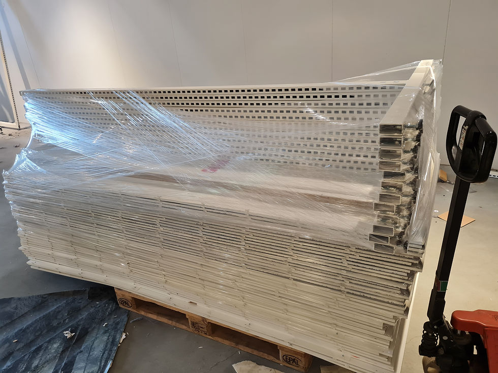 Thumbnail: SELT / SOLD Verslunarhillur hvítar - búðarhillur