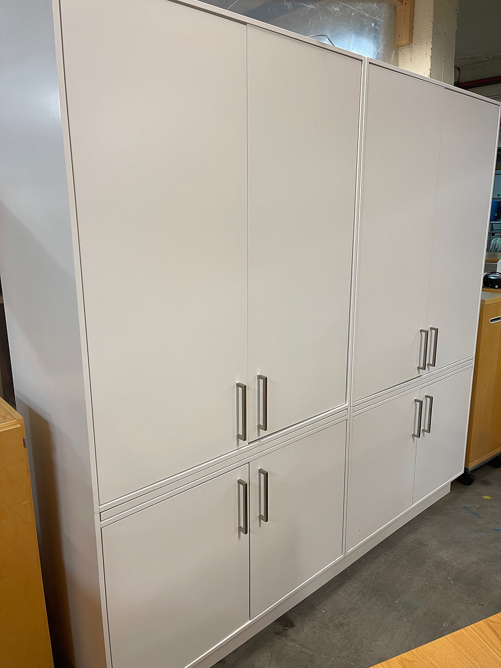 Thumbnail: Selt - Sérsmíði-Glæsileg skápaeining m.rennihurðum,ledlýsingu,borði