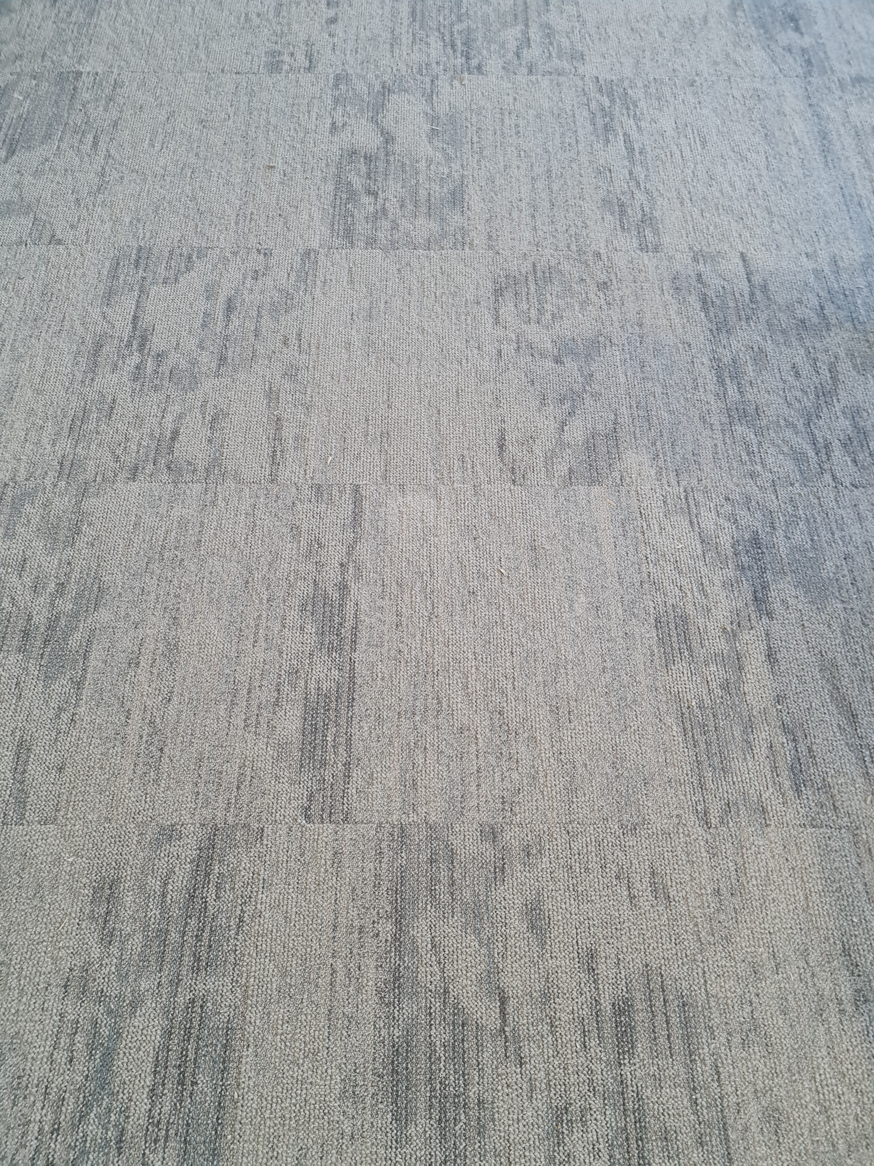 Selt - Gráar teppaflísar - 100 fm.