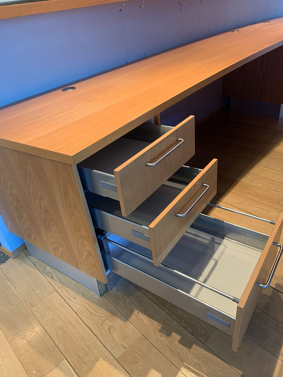 Thumbnail: Selt/Endurnýtt-Glæsilegt móttökuborð m.ledlýsingu