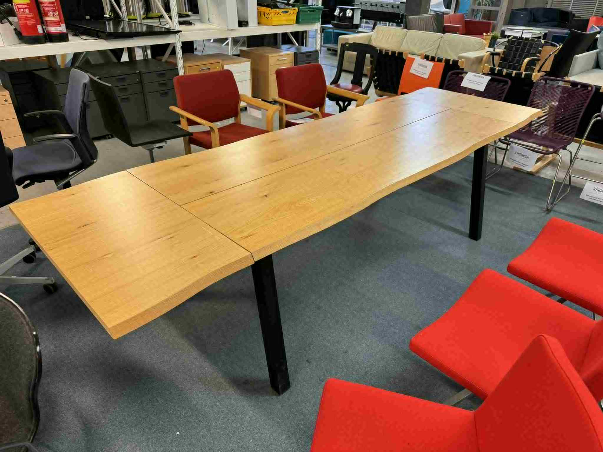 SELT / SOLD Jysk borðstofuborð með framlengingum, L200/292xB90sm.