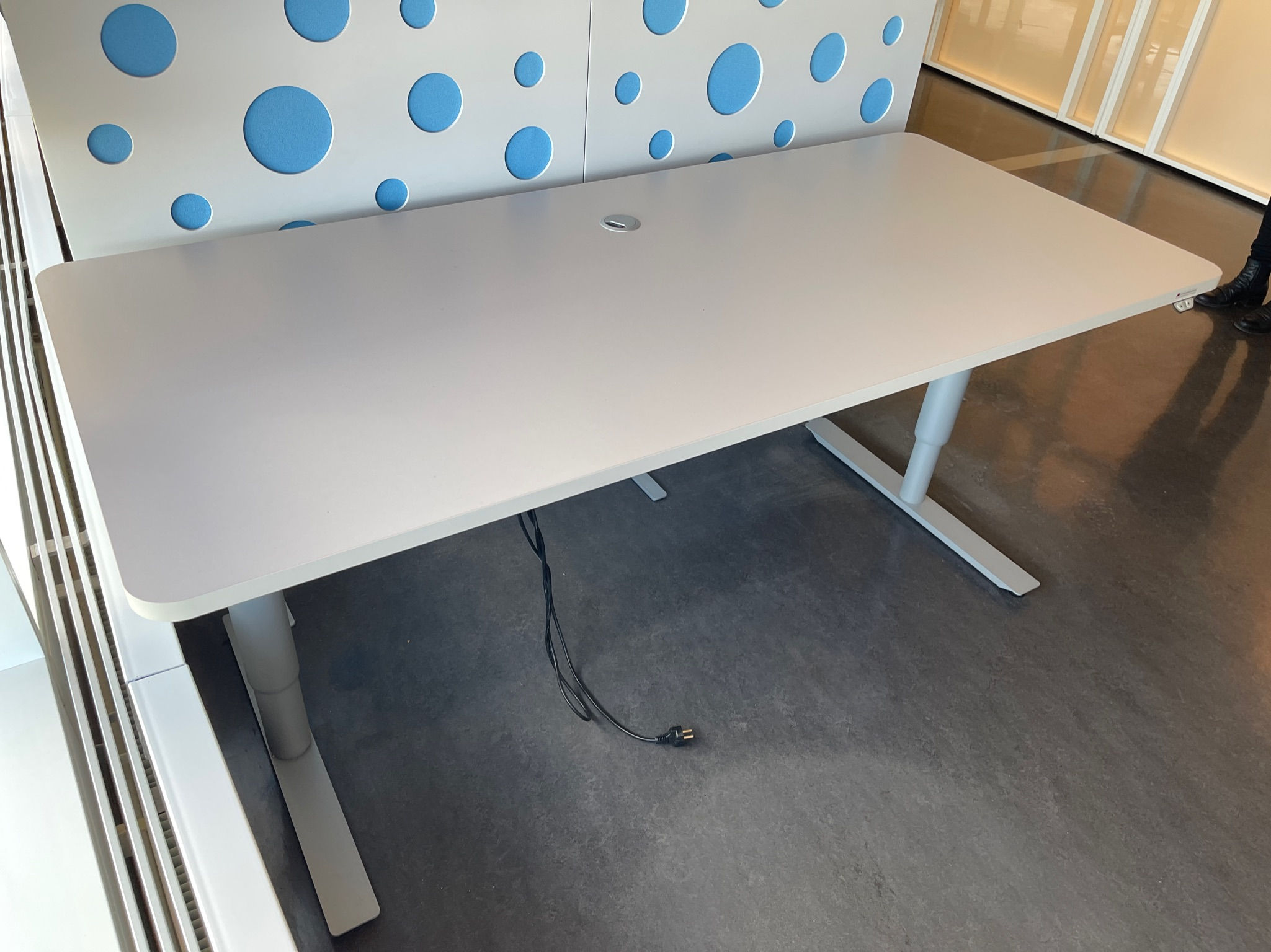 Selt/Endurnýtt-Rafmagnsborð 180x80 hvítt frá Á Guðmundssyni