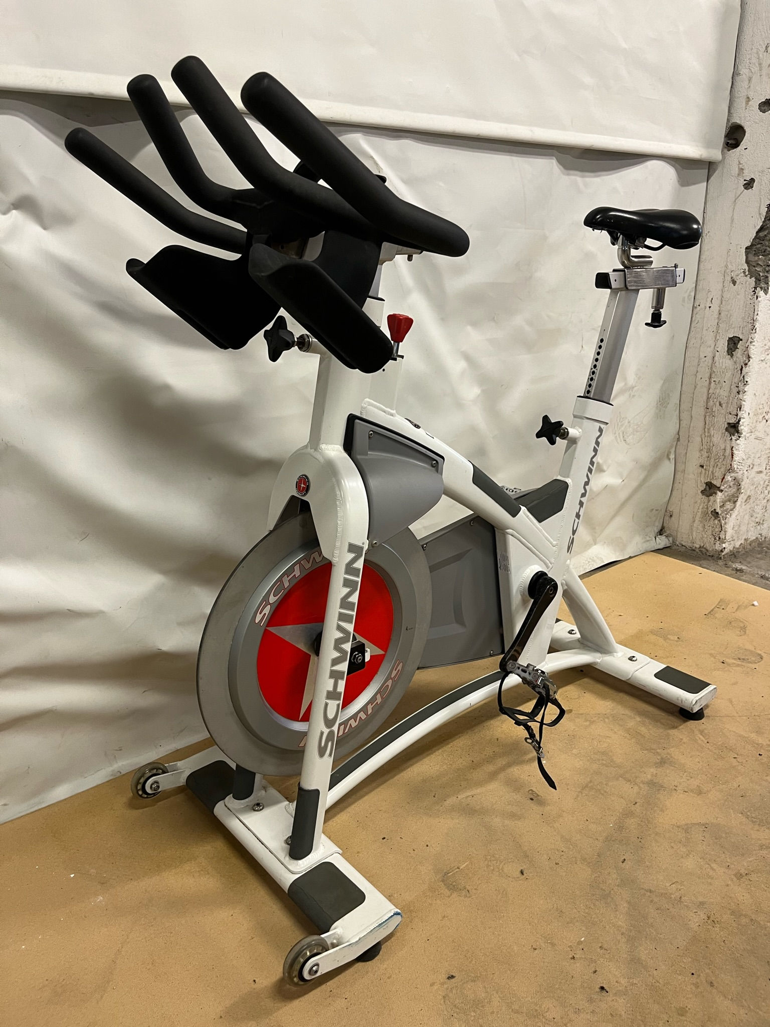 SELT / SOLD Schwinn þrekhjól - spinninghjól