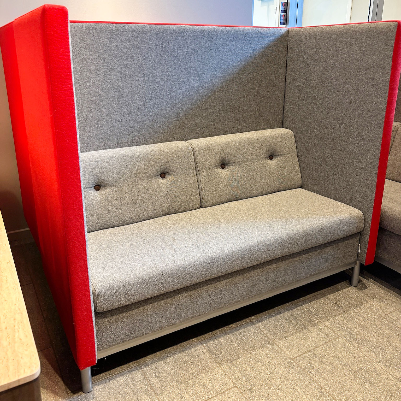 Hljóðdempandi sófi frá Axis