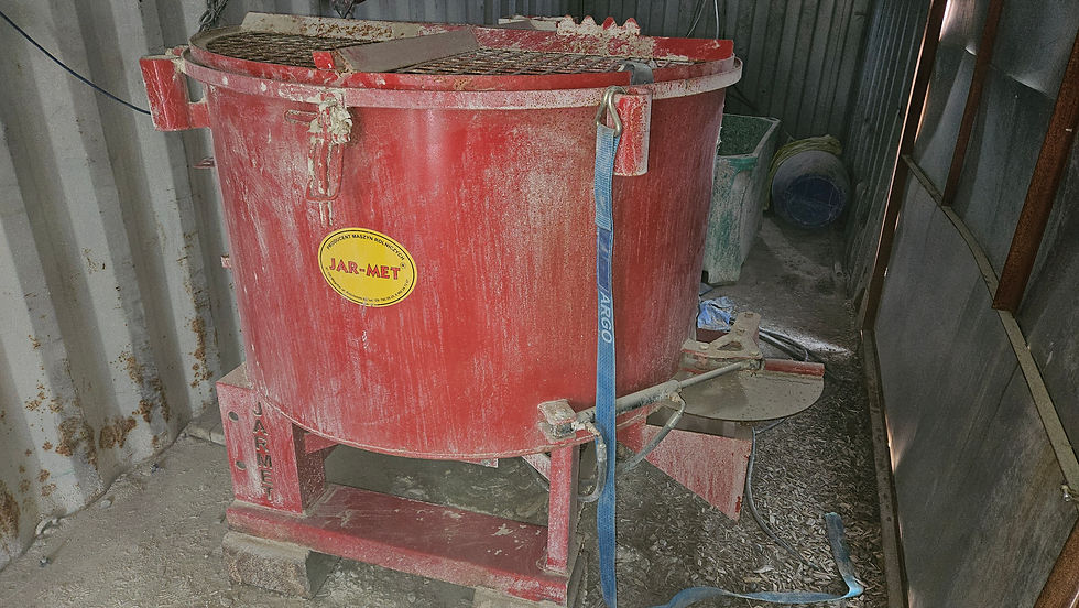 Thumbnail: SELT / SOLD - 600 lítra Steypuhrærivél / áburðarhærivél  f.  kalk -