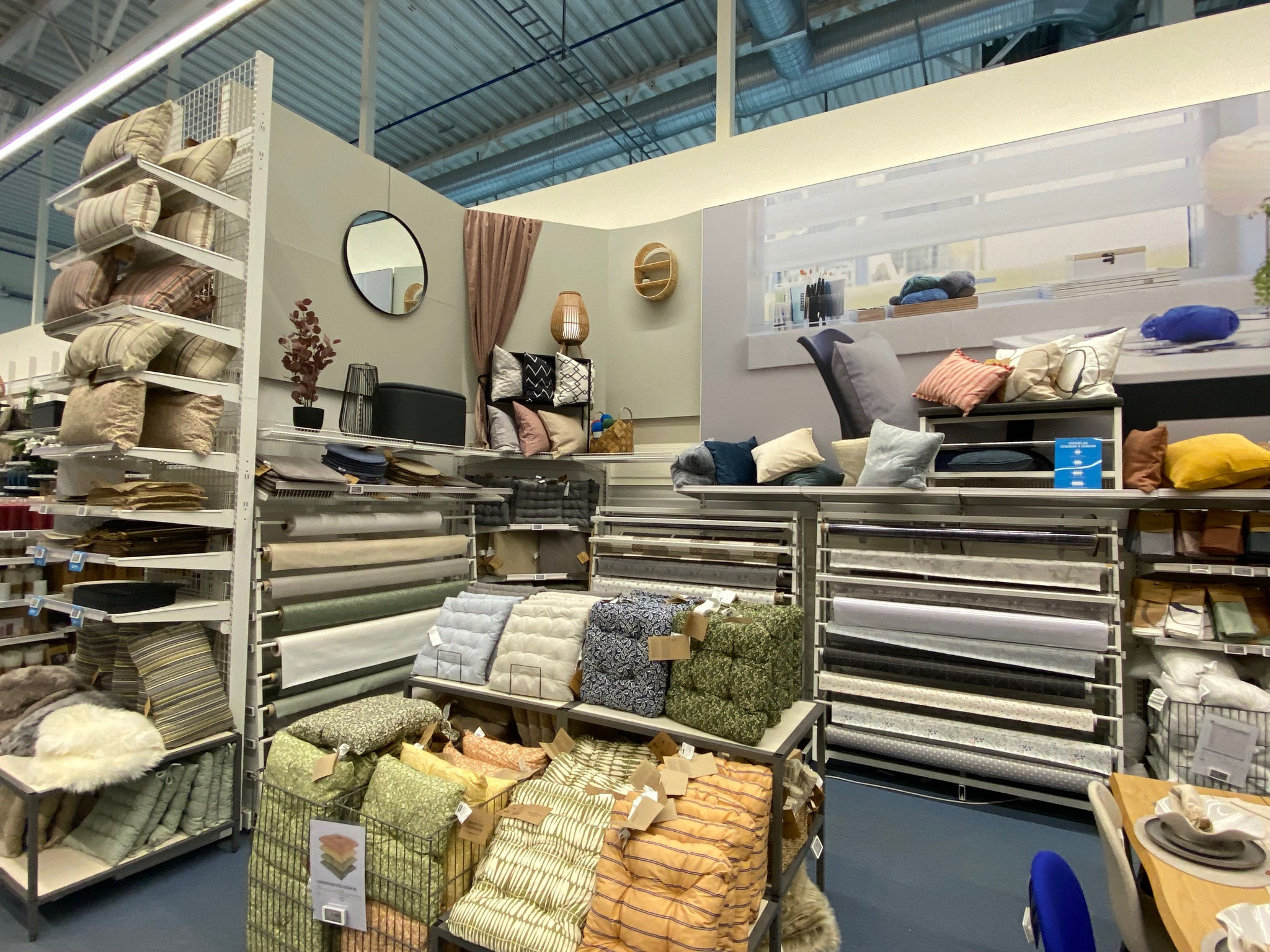 SELT / SOLD Verslunarhillur - lagerhillur - B190/270 x D H300 x B90 x D58 sm.