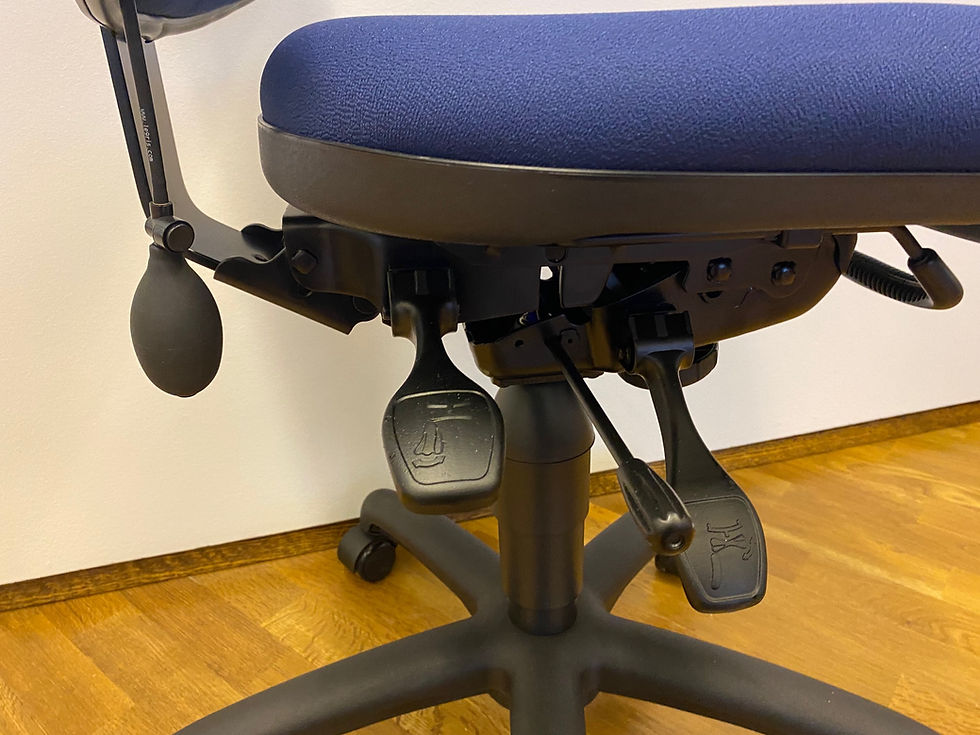 Thumbnail: Mark 30 skrifborðsstóll án arma frá Á. Guðmundsson (3 stk)