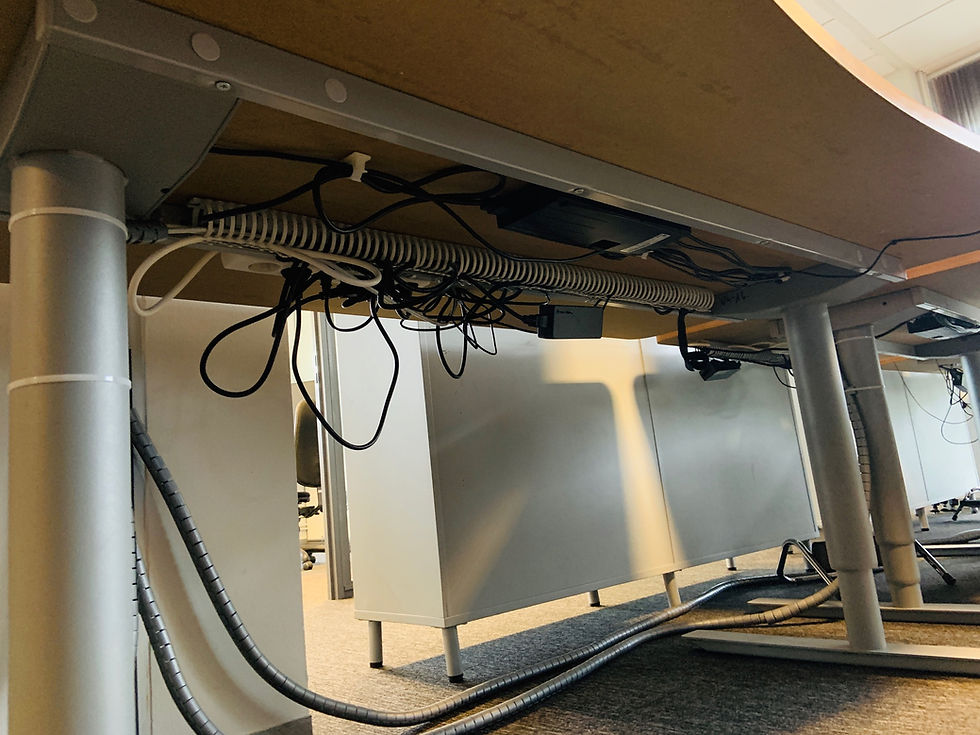 Thumbnail: Selt-Rafmagnsborð frá ÁG - vandaðir gripir