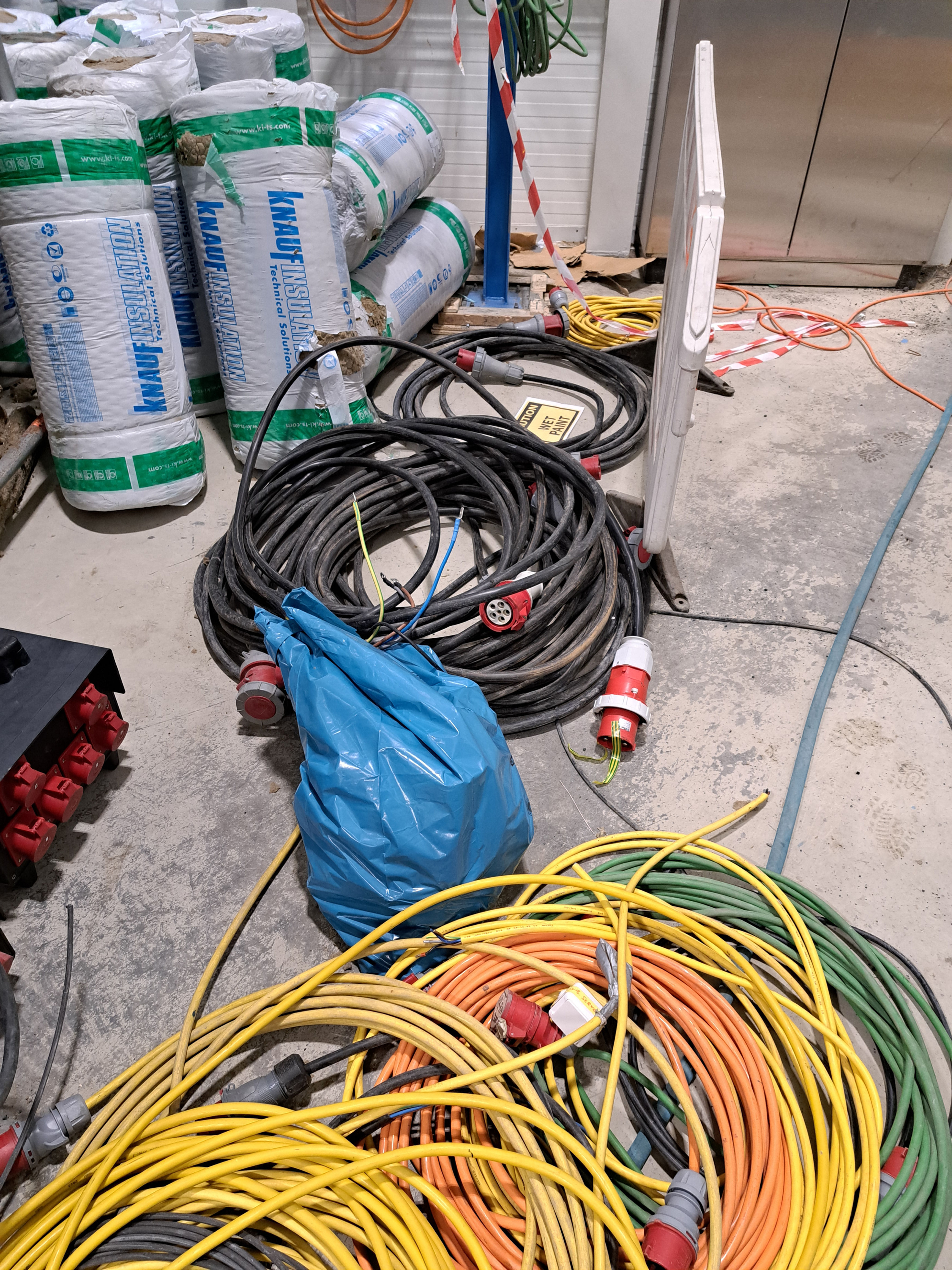 SELT / SOLD - Lágspennukapall - jarðstrengur 5x25mm2 Cu – alls 300 metrar