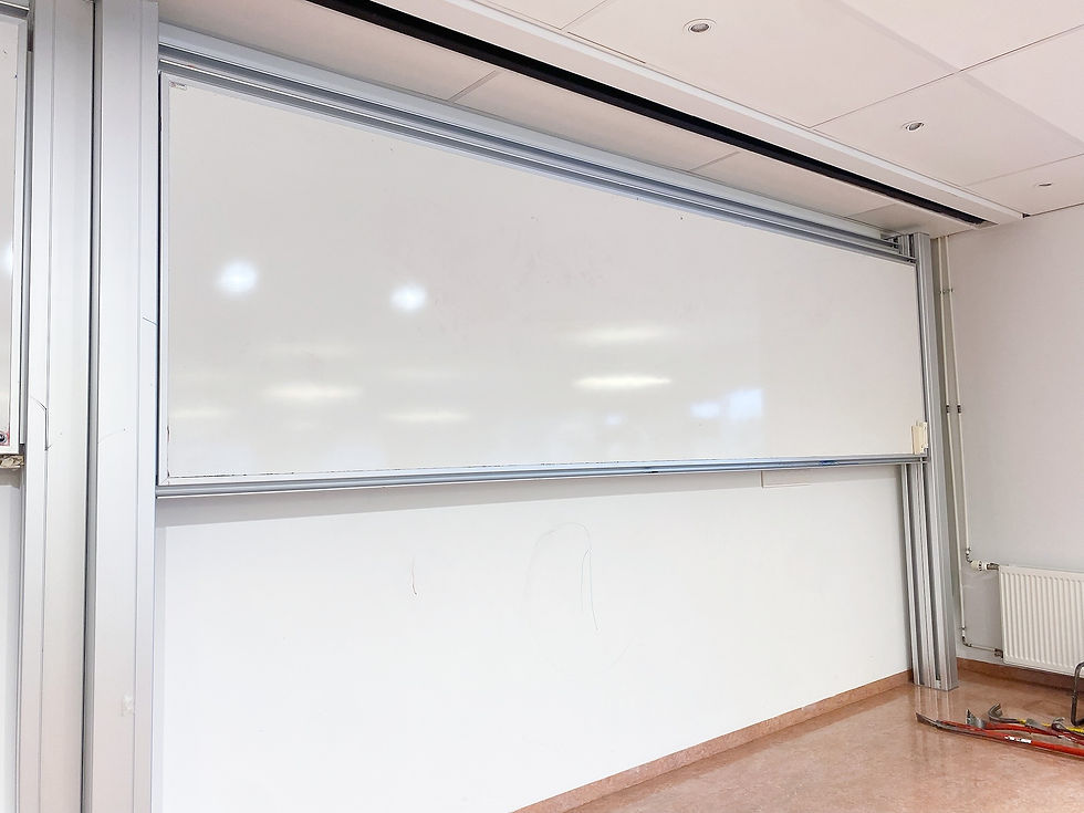 SELT / SOLD Polyvision tússtöflur færanlegar 370 x 100 sm