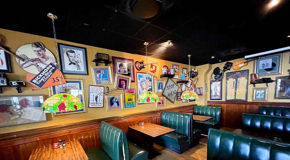 SELT / SOLD Yfir 200 hlutir - Myndarammar-gítarar-golfkylfur-