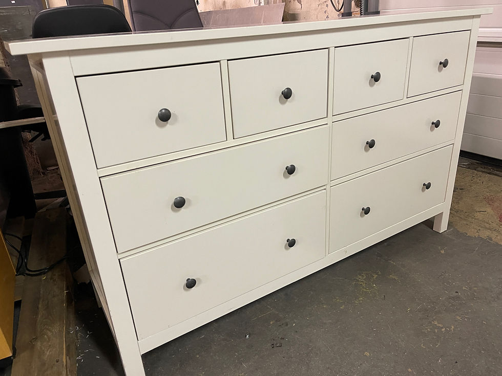 Thumbnail: Selt/Endurnýtt-Veglegur skenkur frá IKEA - 8 skúffur