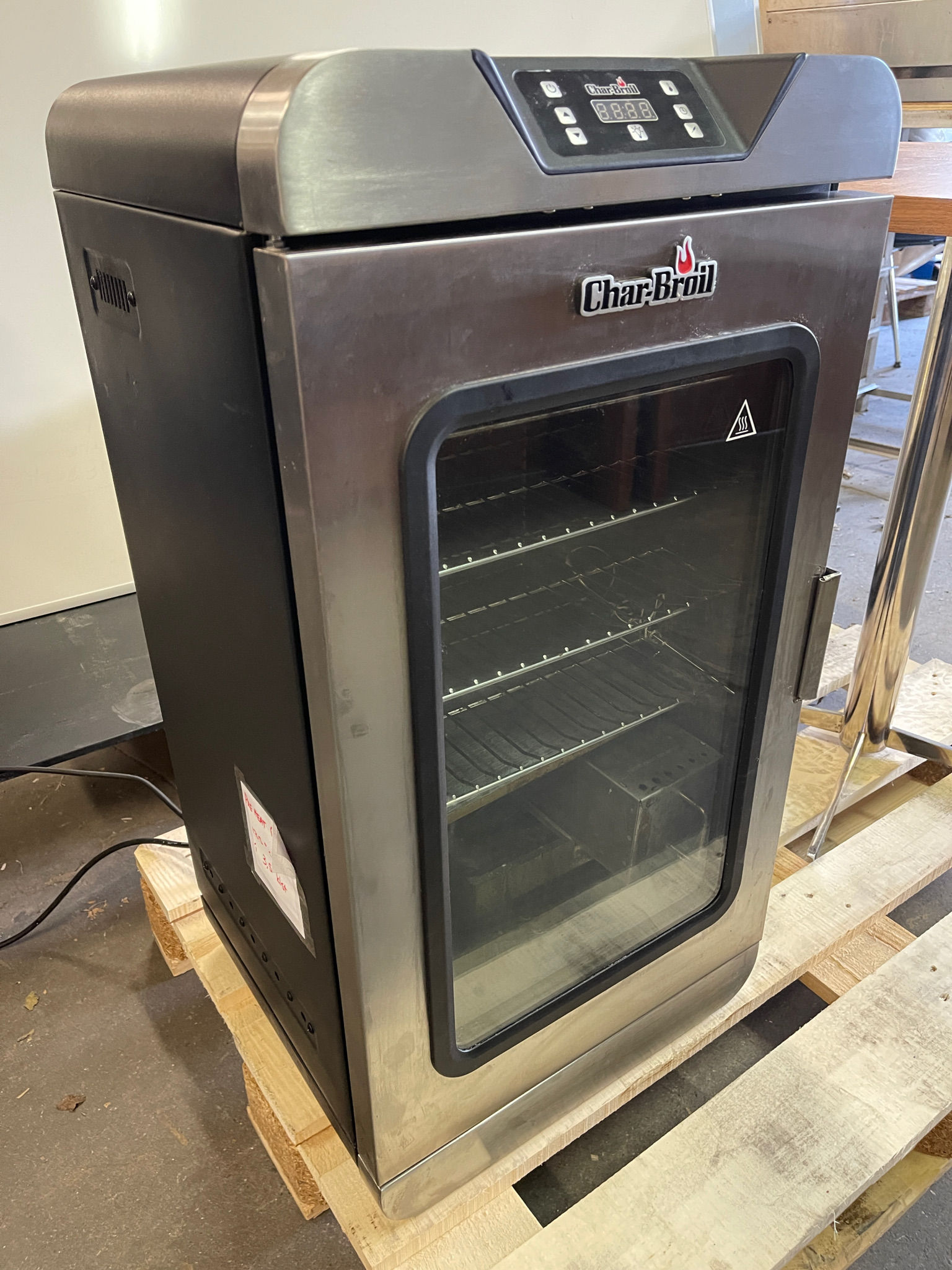 Selt/Endurnýtt-Charbroil hitaskápur