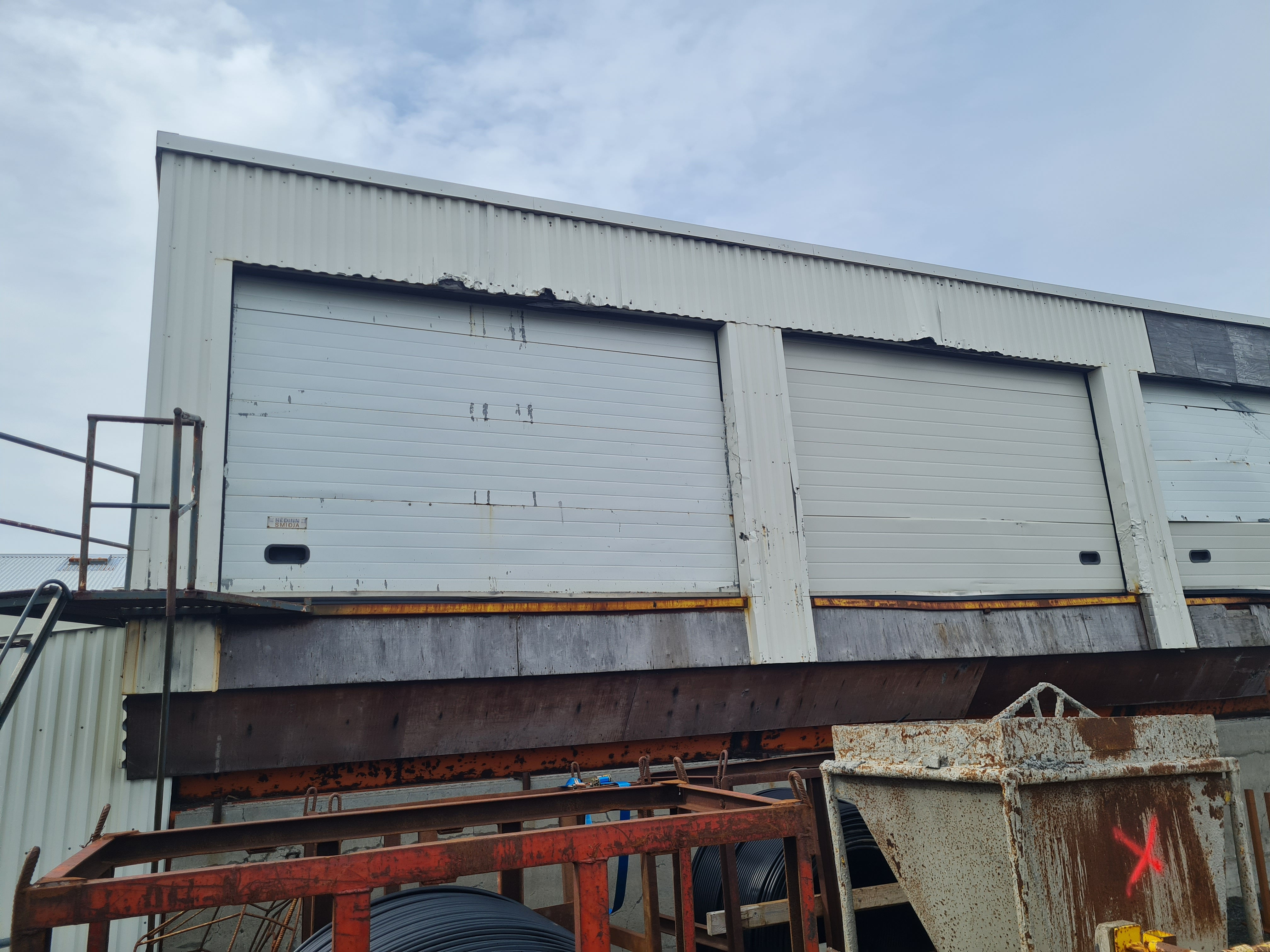 SELT / SOLD - Iðnaðarhurðir