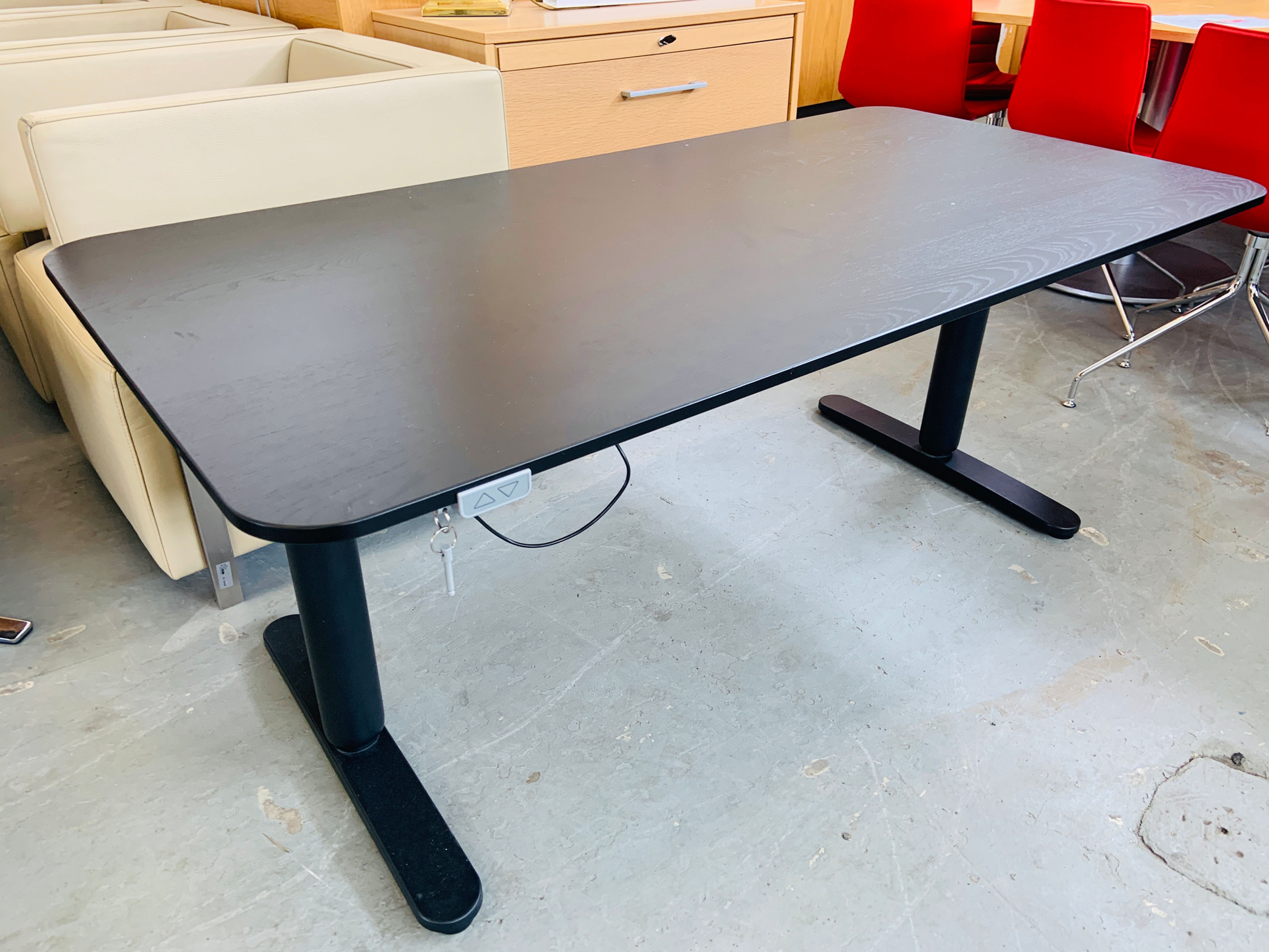 Selt - Rafmagnsborð svart