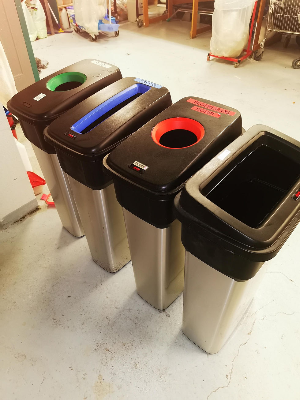 SELT / SOLD Flokkunartunnur - ál - 70 lítrar (8 stk.)