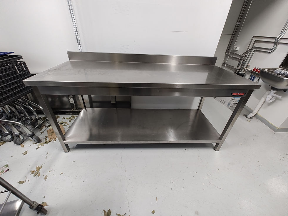 Thumbnail: SELT / SOLD Tecnodom stálborð m/kanti, 140xD70 sm