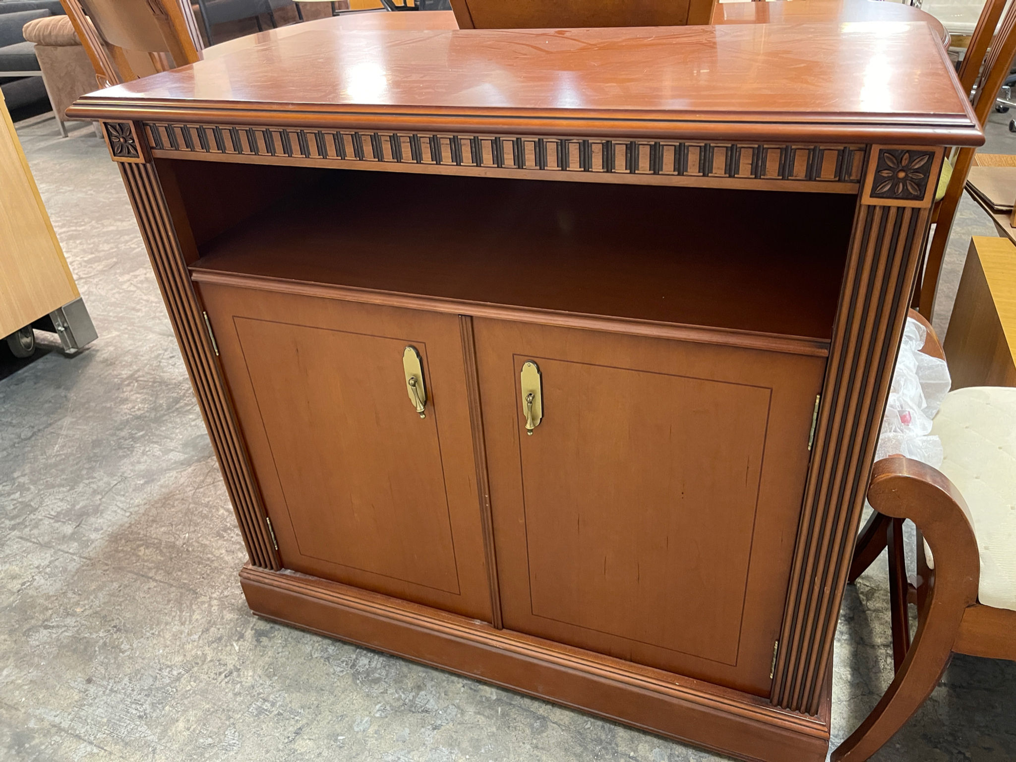 SELT - Glæsilegur skenkur