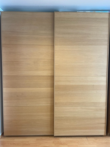 SELT / SOLD IKEA skápur m/rennihurð, H235 x B160 x D67 sm. | Efnisveitan