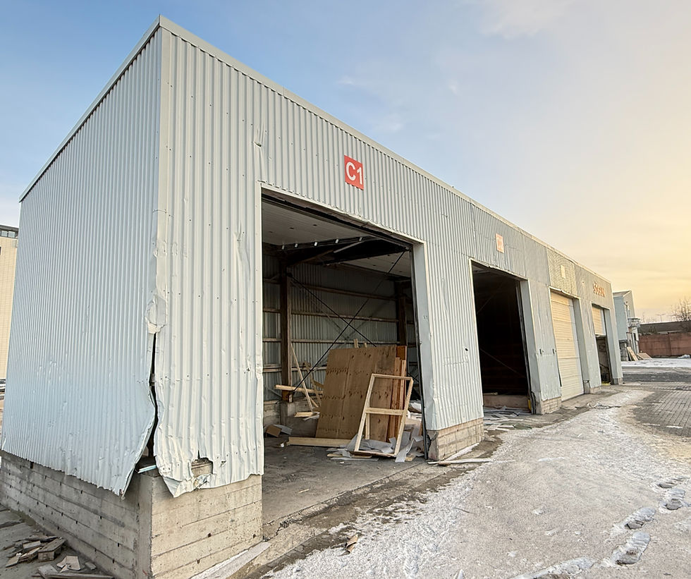 Thumbnail: SELT / SOLD -   Húseining/iðnaðarhurðir - bílskýli - verkstæði um 130 fm.