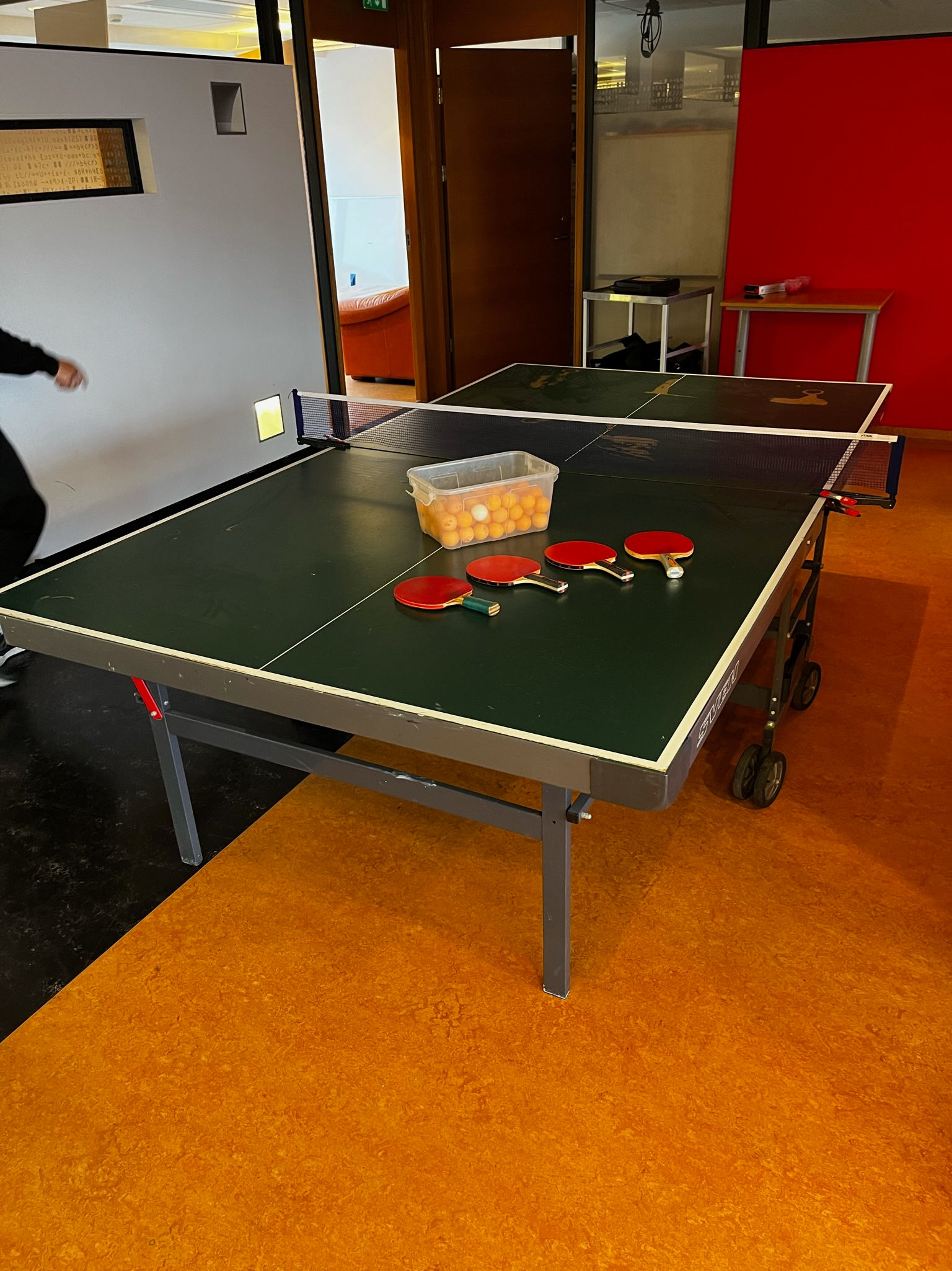 selt/sold Borðtennisborð með öllum fylgihlutum