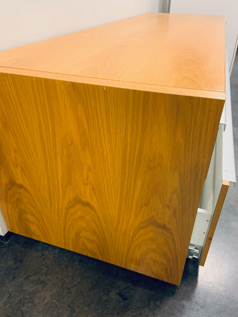 Thumbnail: Selt - Vinnuborð - fráleggsborð - verkfæra skúffur