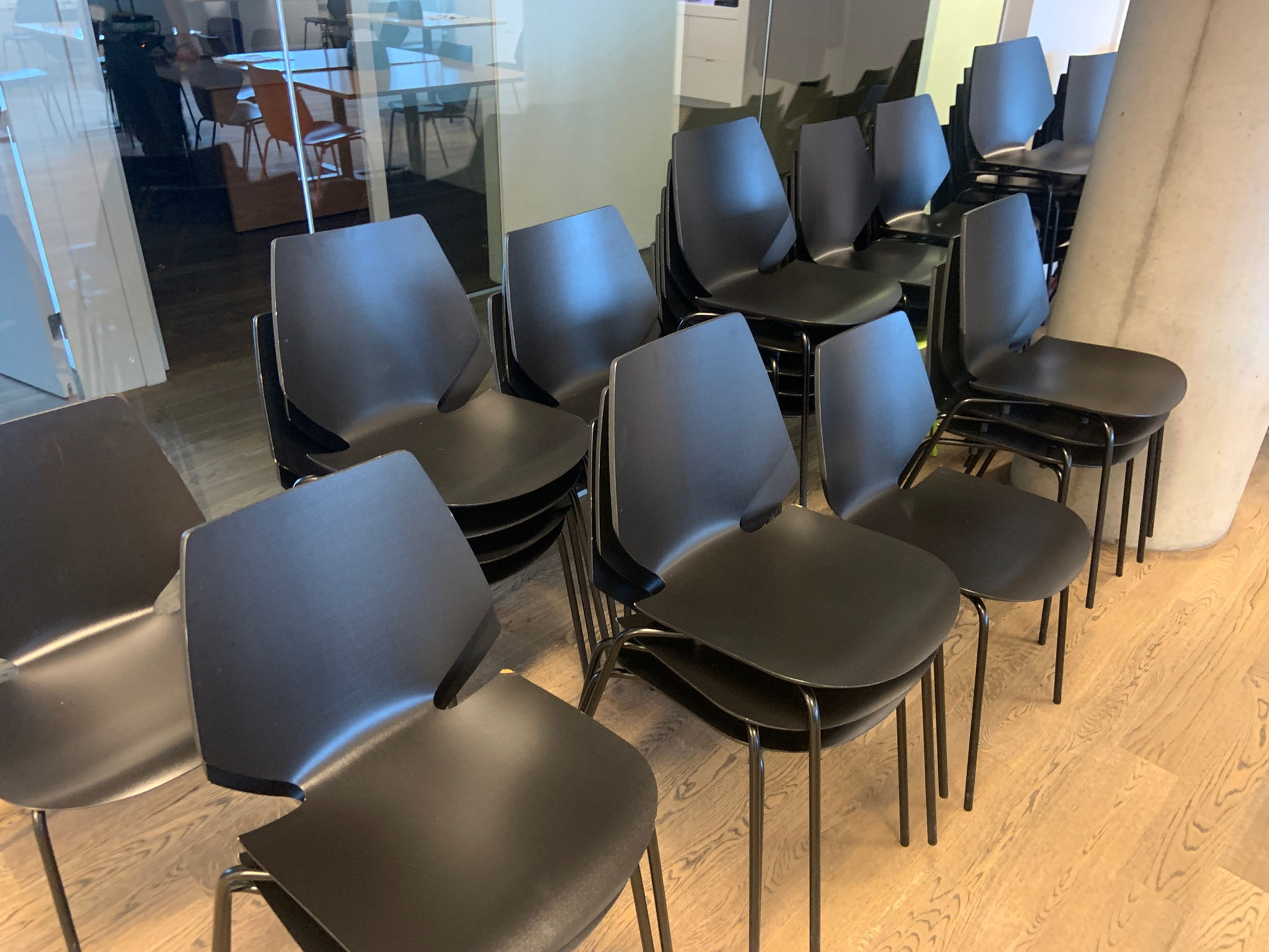 Selt/Endurnýtt-Sproti eldhússtóll Á. Guðmundssyni