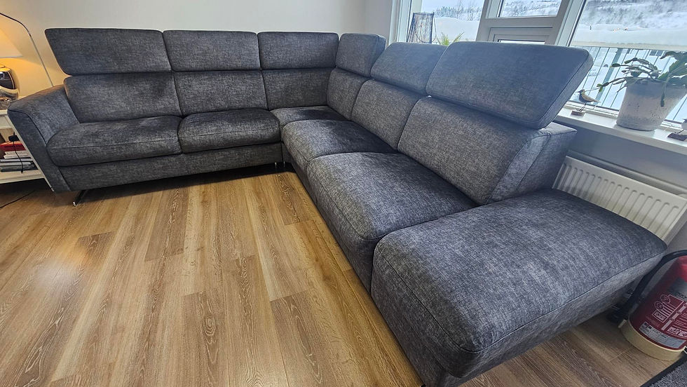 Thumbnail: Ítalskur sérsmíðaður sófi með microfiber áklæði frá LÚR 2025