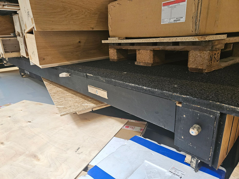 Thumbnail: SELT / SOLD  Tónlistarsvið - sýningarsvið 7x4m - á hjólum - vönduð sérsmíði