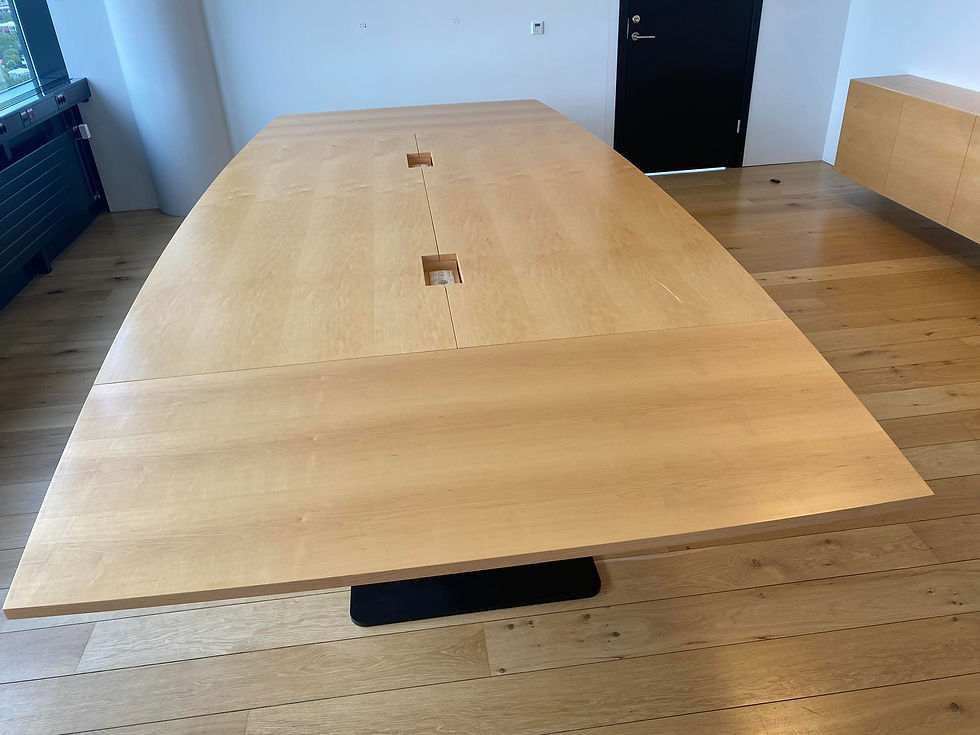 Thumbnail: SELT / SOLD Skenkur hlynur - Sérsmíði - Fundarborð í stíl