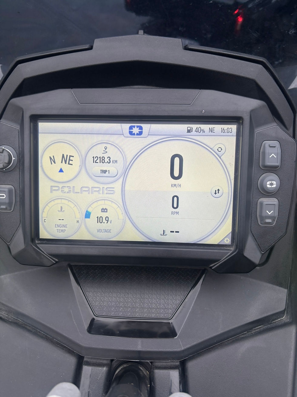 Thumbnail: SELT / SOLD Polaris SwitchBack Assault Turbo 2023 vélsleði og kerra.