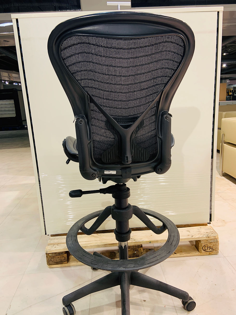 Thumbnail: Endurnýtt/selt-Herman Miller - hásæti