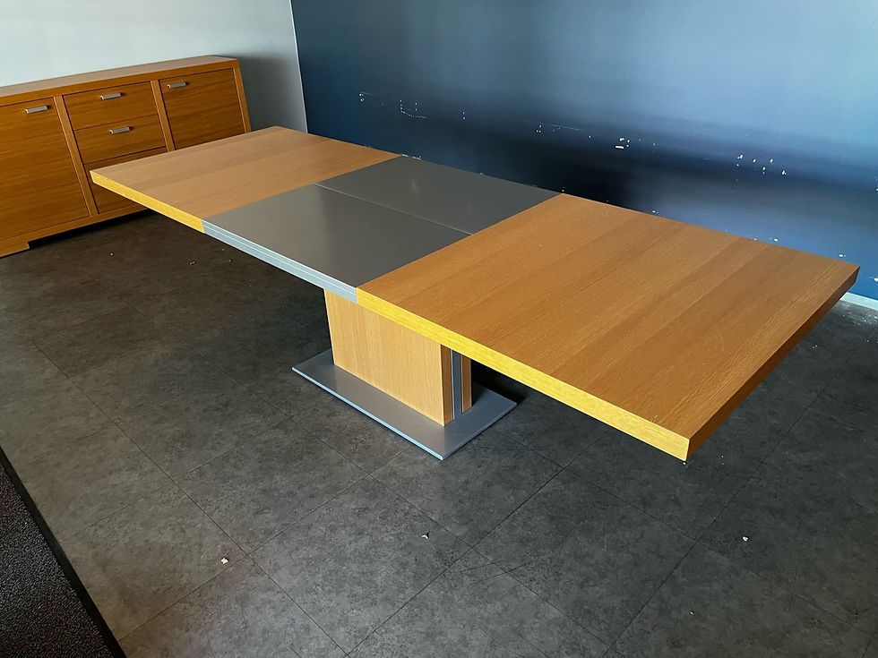 Thumbnail: SELT / SOLD Glæsilegt BoConcept fundarborð 6-10 manna.m.framlengingu - sérsmíði