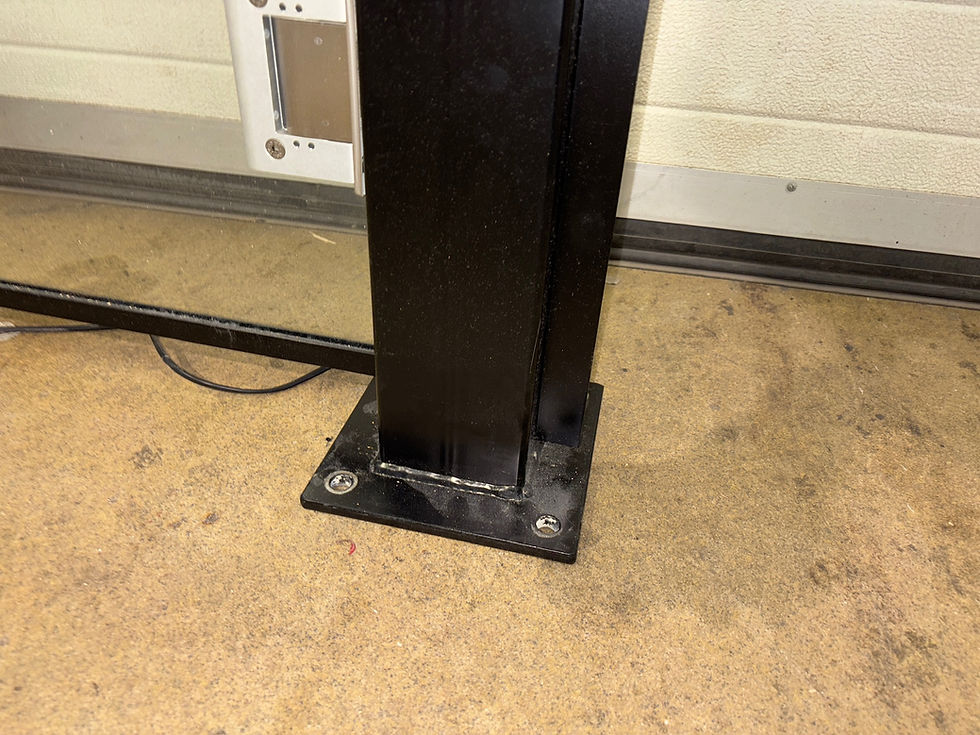 Thumbnail: Sérsmíði - öryggishlið með korta- og hnappaaðgangi