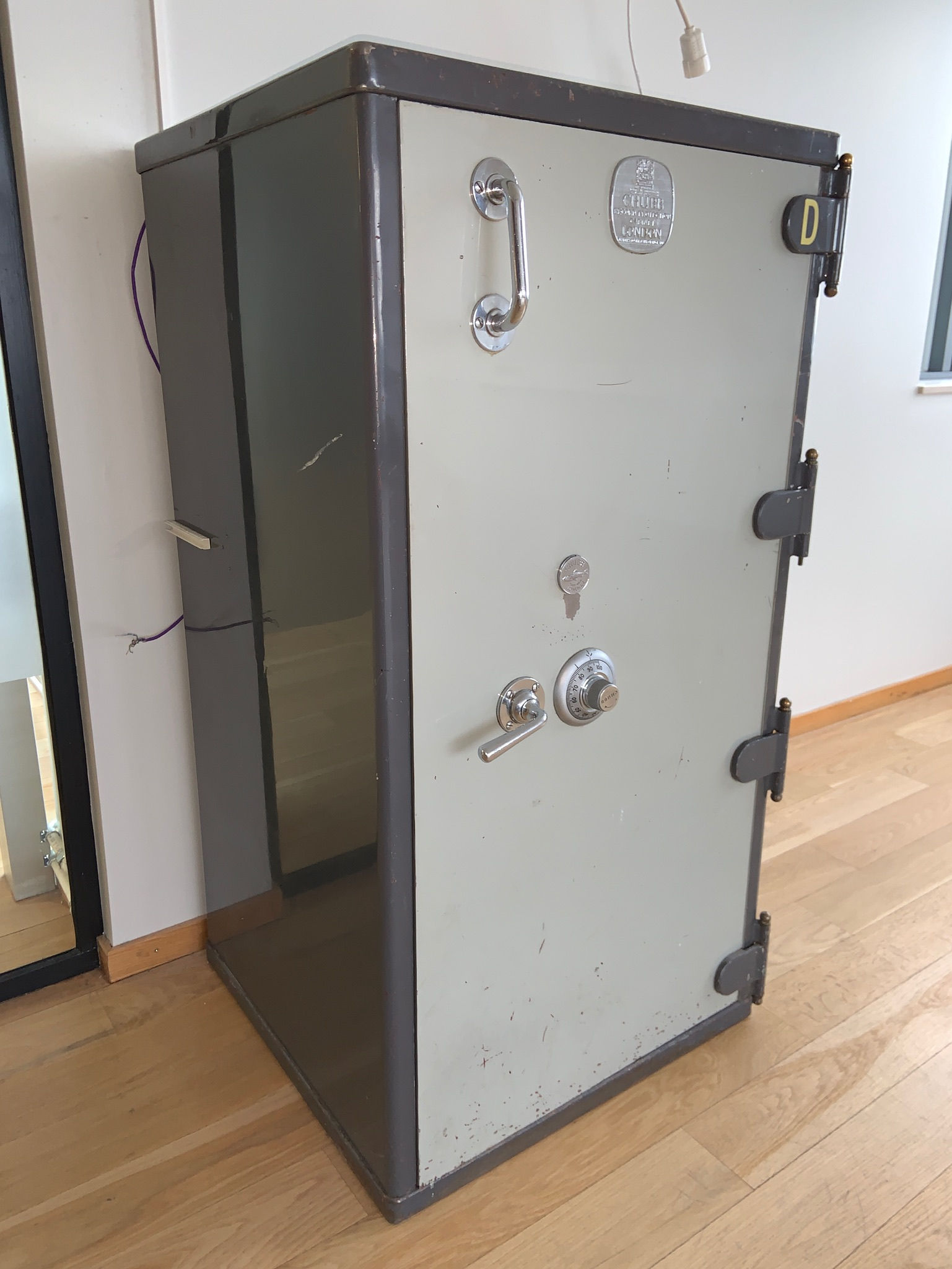 Selt-Chubb verðmætaskápur